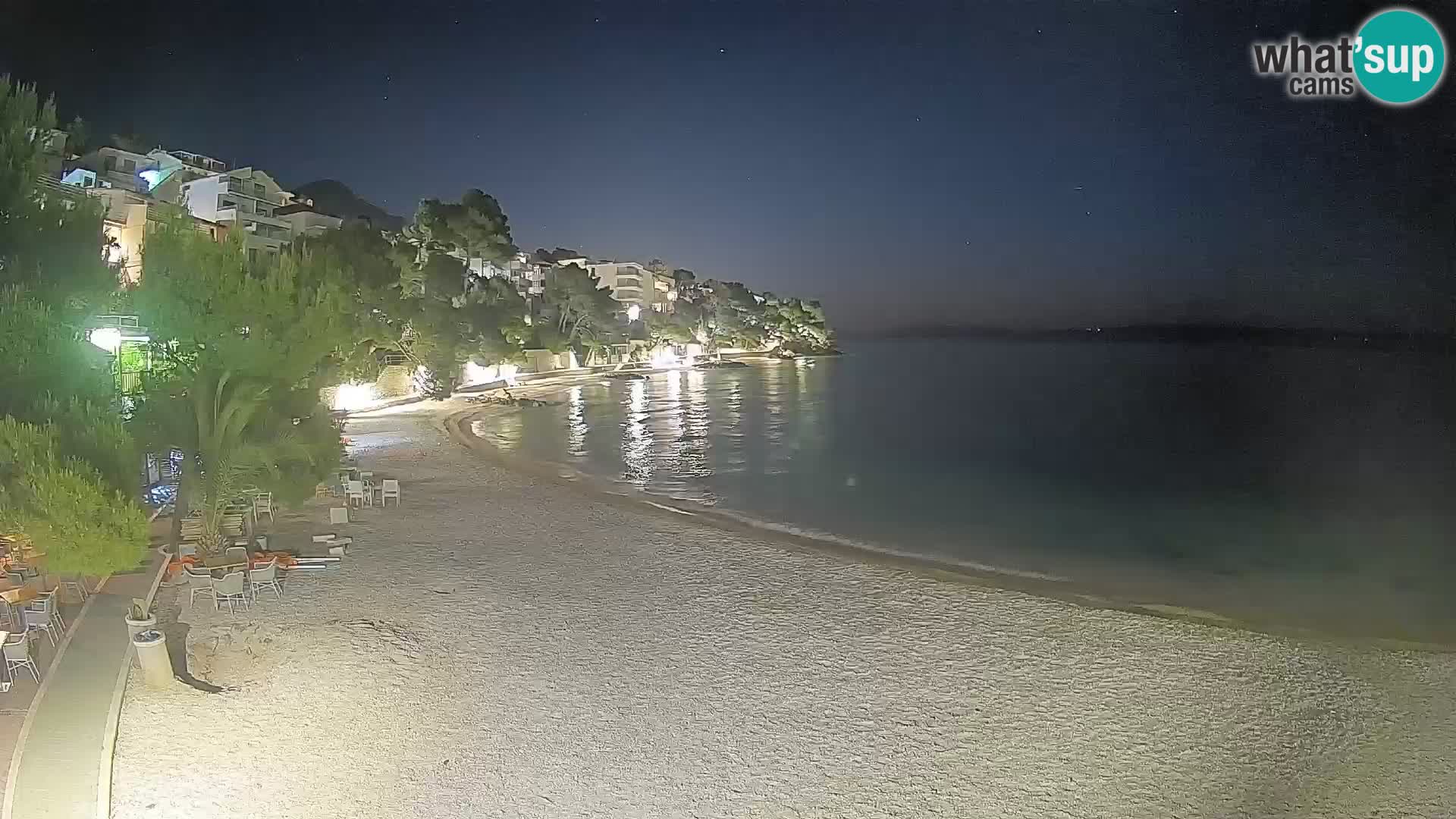 Spletna kamera Plaža Lučica Brela – Pogled v živo na Jadransko obalo