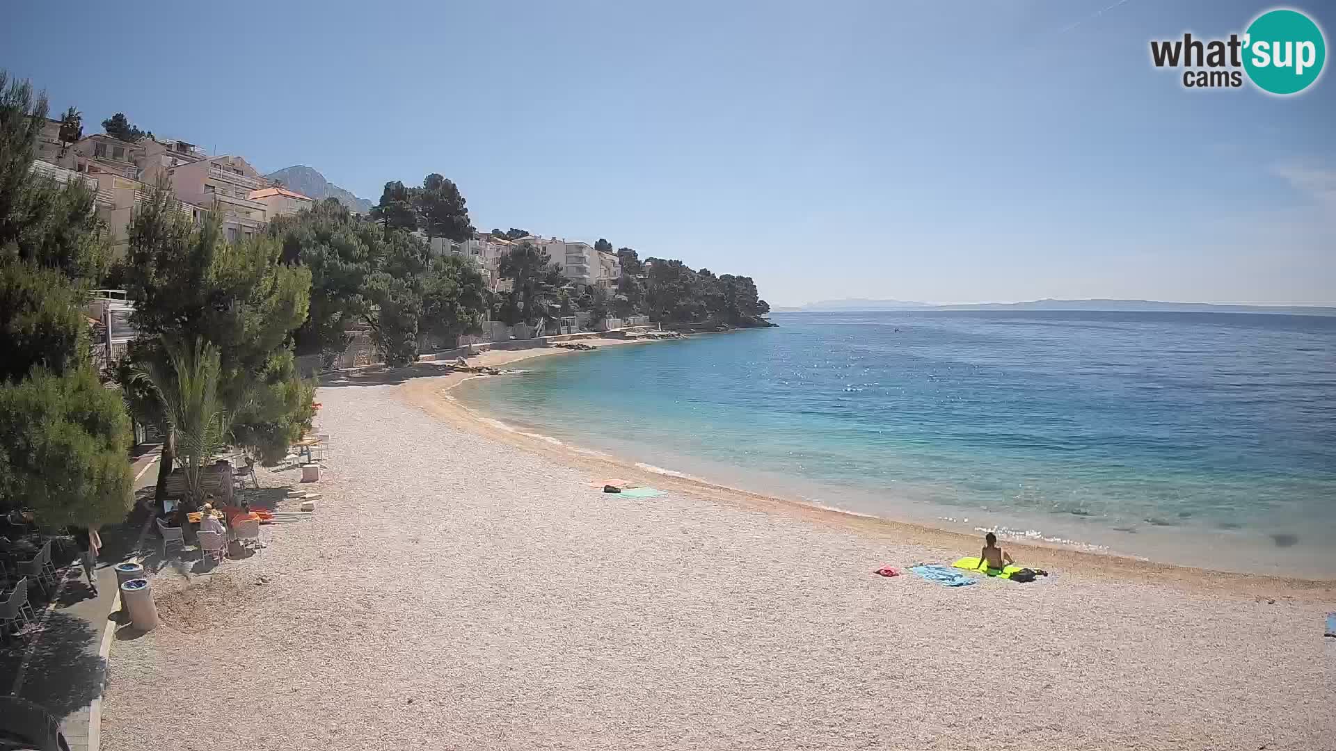 Web kamera Plaža Lučica Brela – Pogled uživo na jadransku obalu