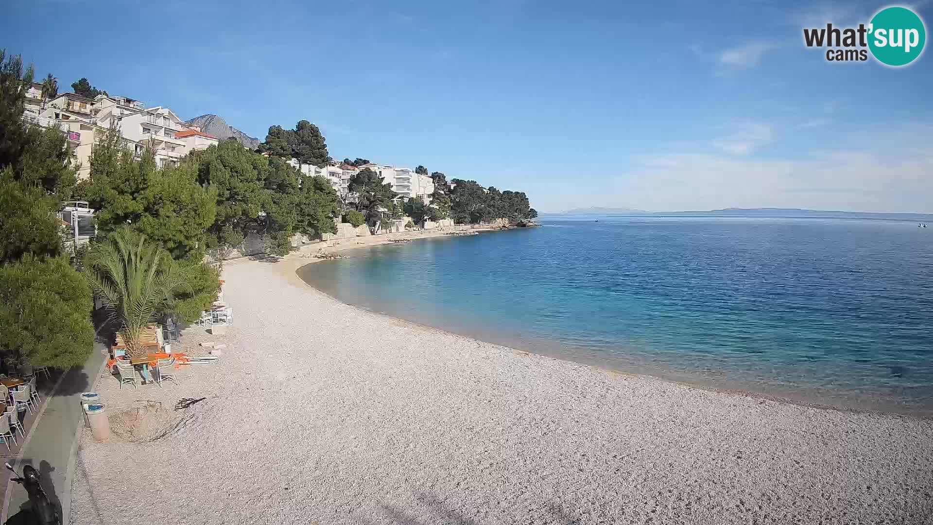 Web kamera Plaža Lučica Brela – Pogled uživo na jadransku obalu