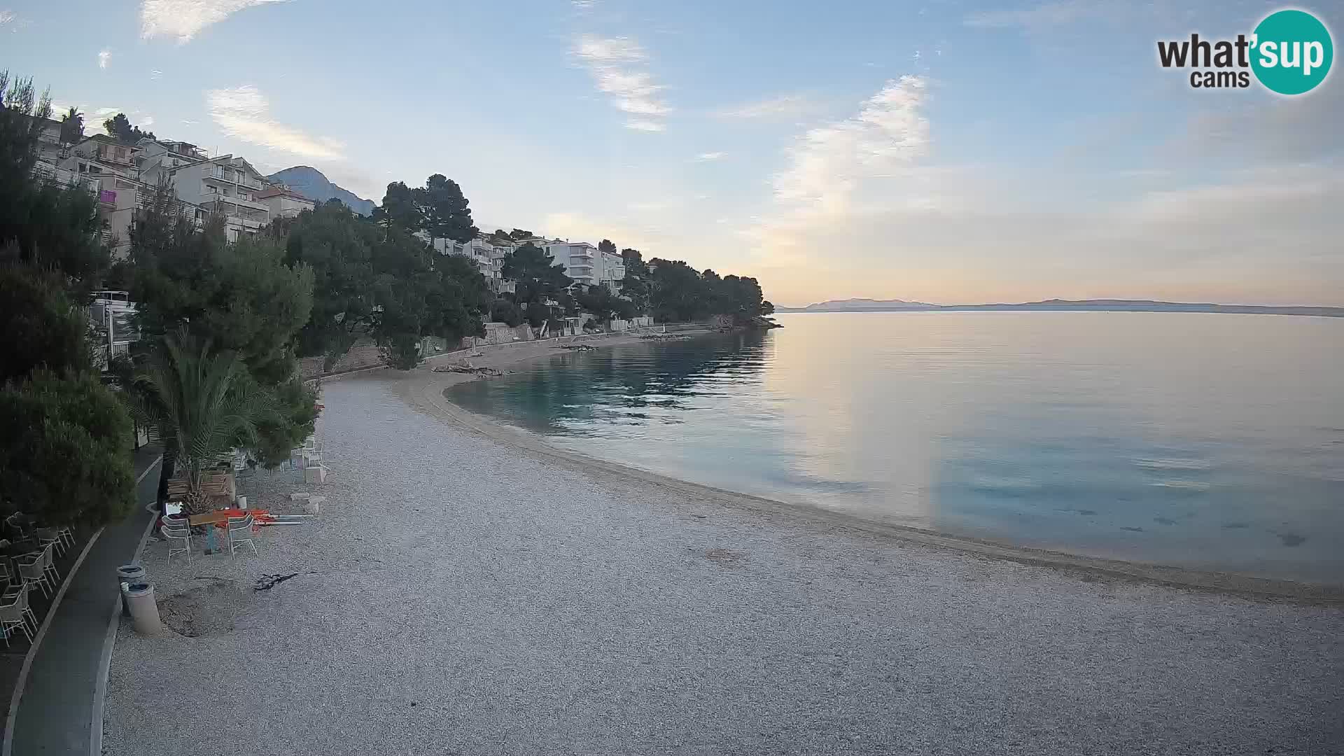Web kamera Plaža Lučica Brela – Pogled uživo na jadransku obalu