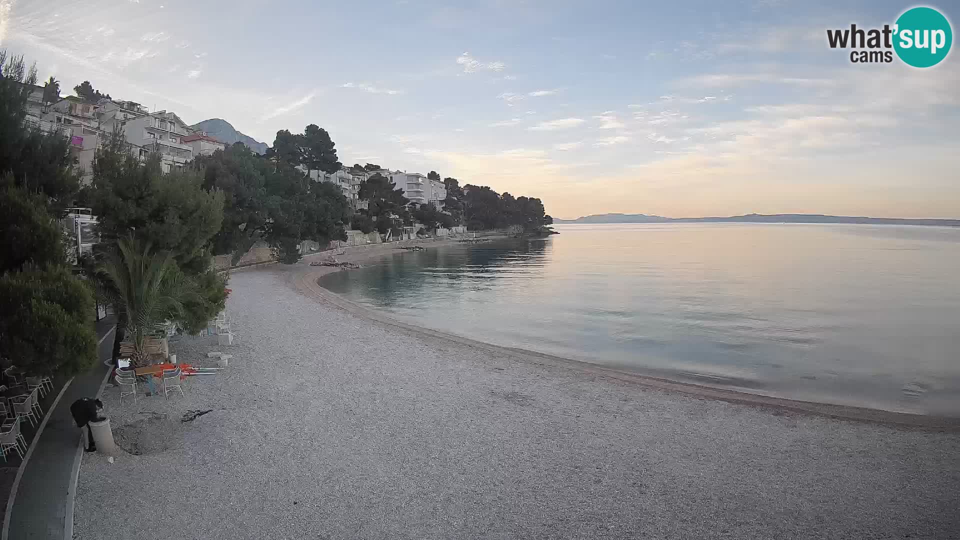 Web kamera Plaža Lučica Brela – Pogled uživo na jadransku obalu