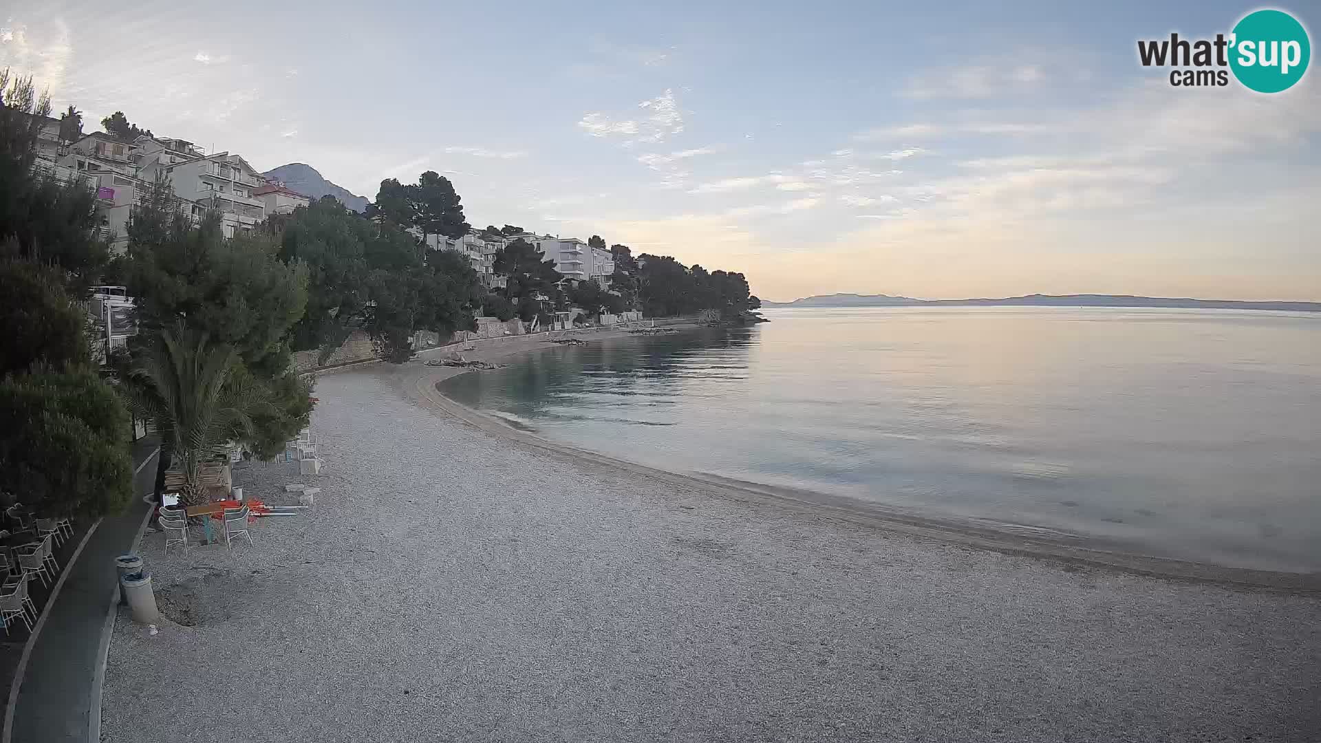 Spletna kamera Plaža Lučica Brela – Pogled v živo na Jadransko obalo