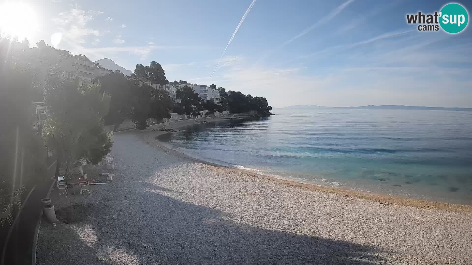 Web kamera Plaža Lučica Brela – Pogled uživo na jadransku obalu