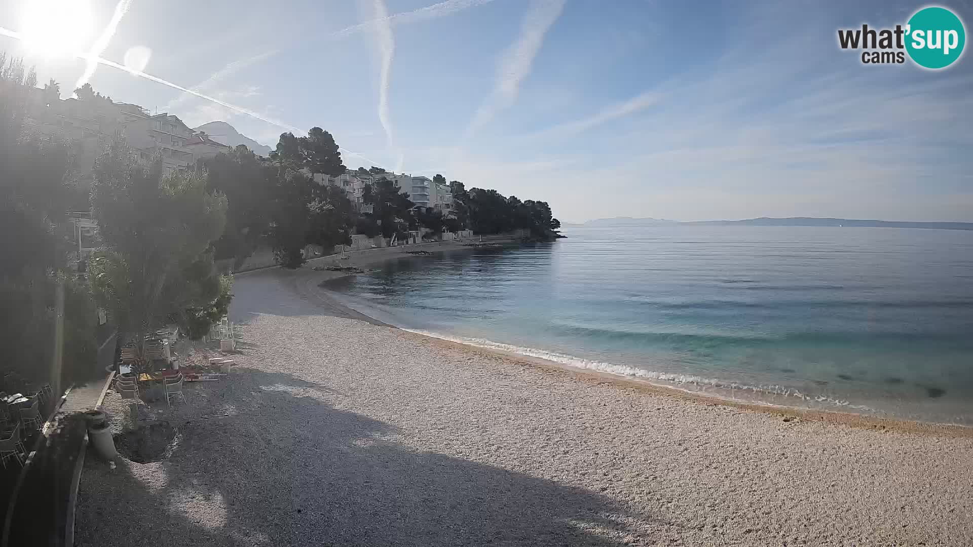 Web kamera Plaža Lučica Brela – Pogled uživo na jadransku obalu
