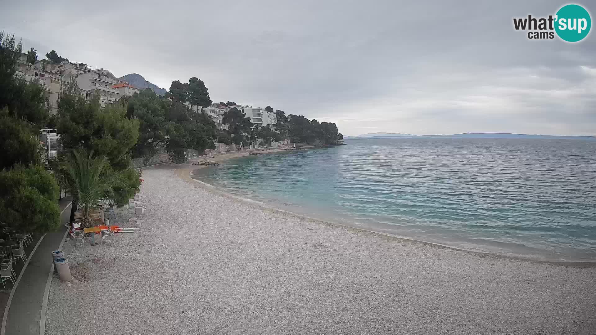 Spletna kamera Plaža Lučica Brela – Pogled v živo na Jadransko obalo