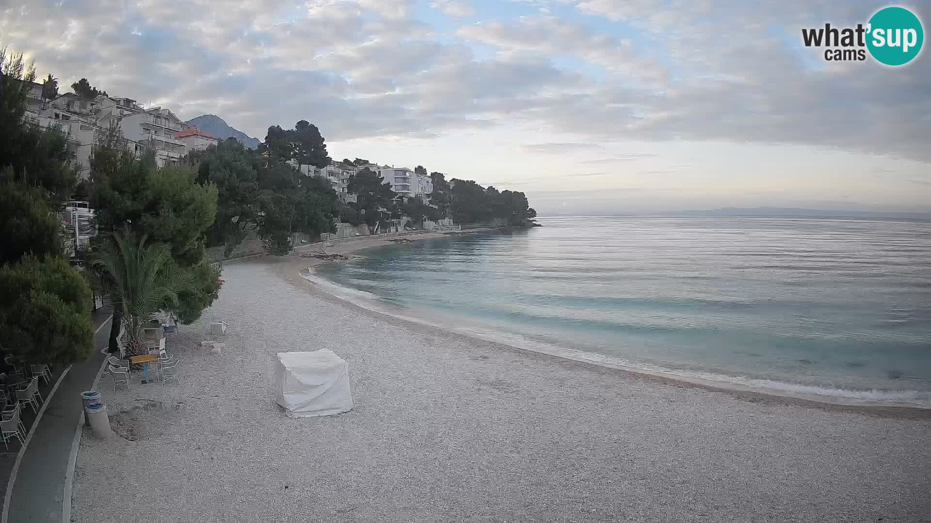 Spletna kamera Plaža Lučica Brela – Pogled v živo na Jadransko obalo