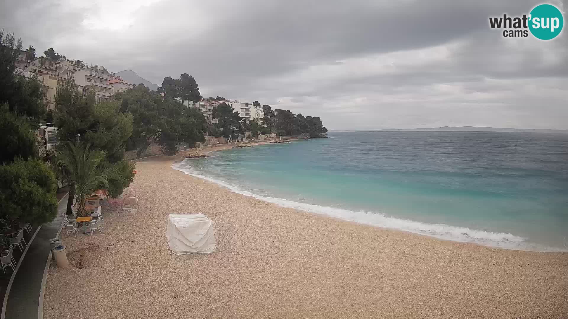 Spletna kamera Plaža Lučica Brela – Pogled v živo na Jadransko obalo
