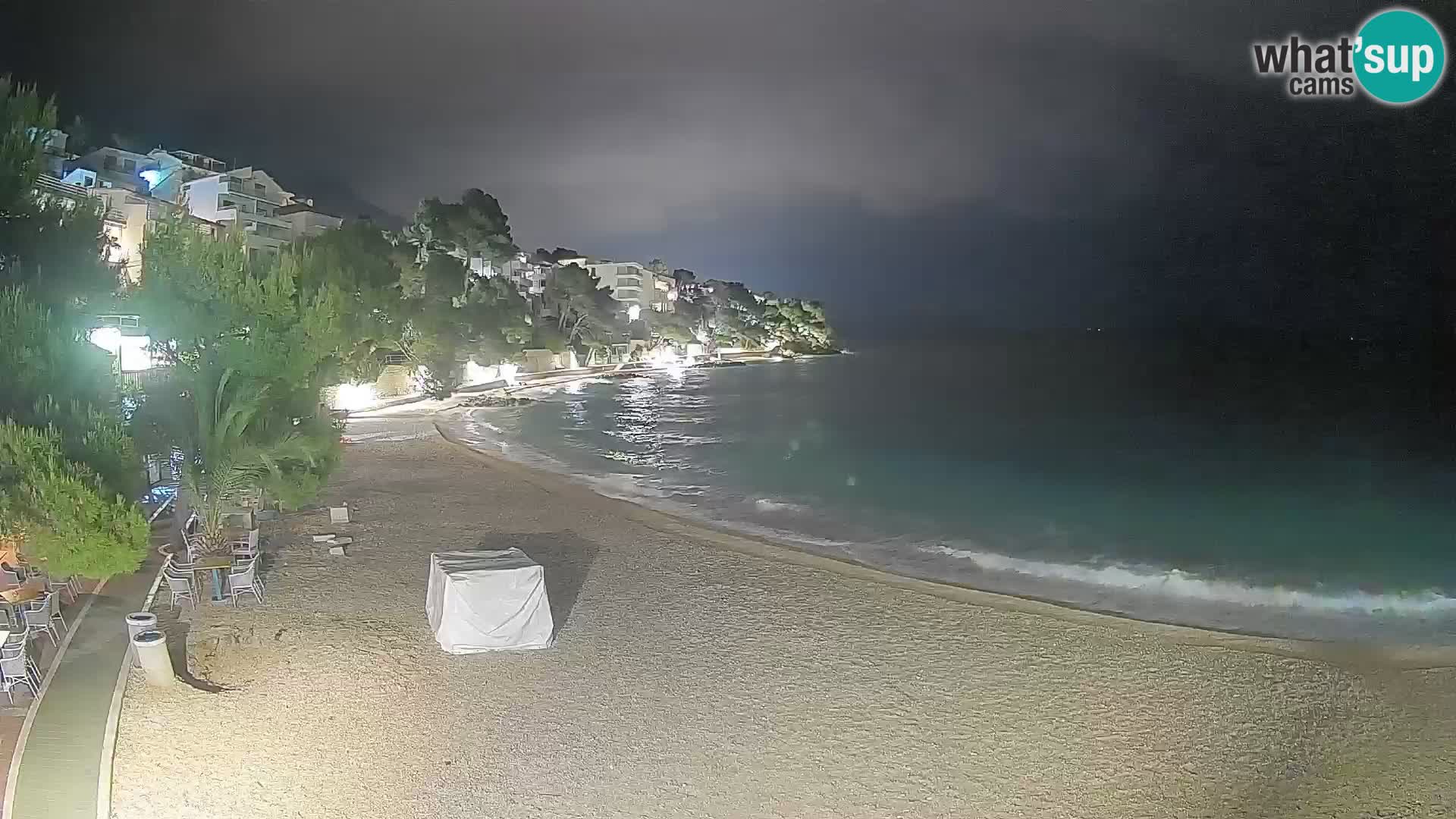 Spletna kamera Plaža Lučica Brela – Pogled v živo na Jadransko obalo