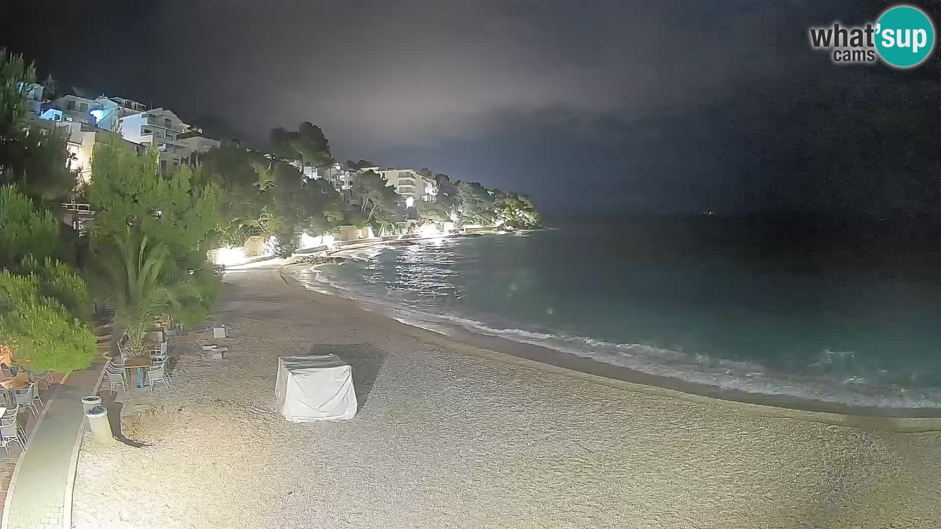 Web kamera Plaža Lučica Brela – Pogled uživo na jadransku obalu