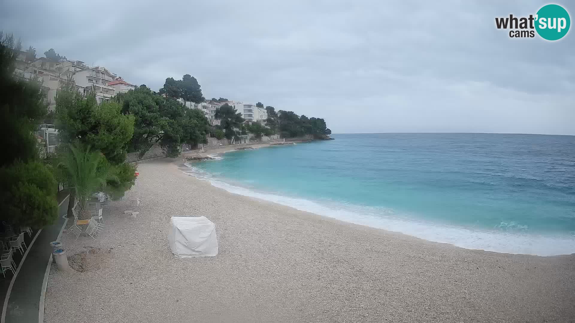 Web kamera Plaža Lučica Brela – Pogled uživo na jadransku obalu