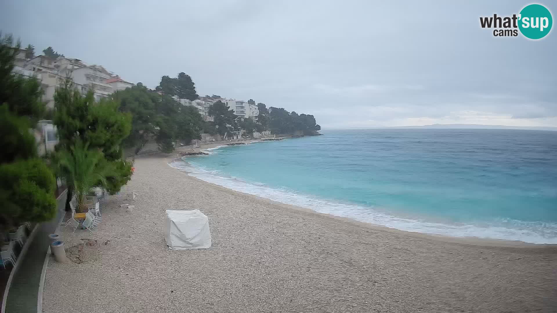 Spletna kamera Plaža Lučica Brela – Pogled v živo na Jadransko obalo