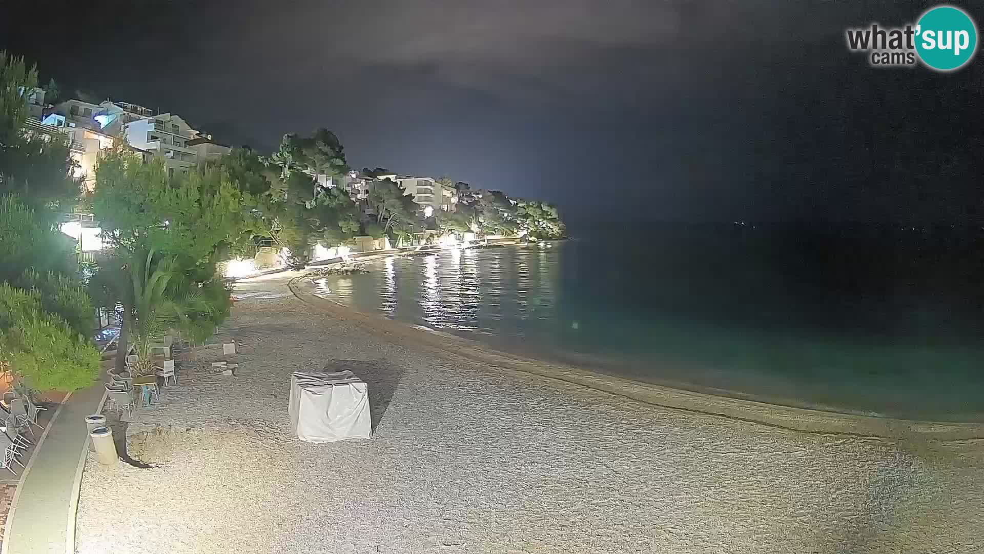Web kamera Plaža Lučica Brela – Pogled uživo na jadransku obalu