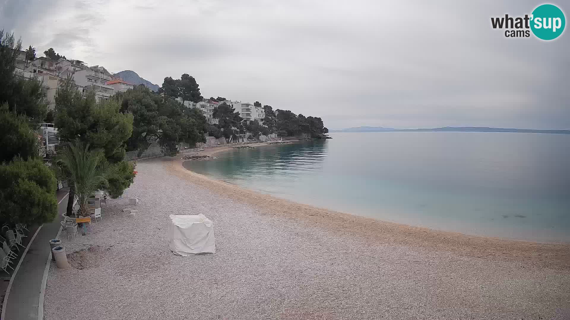 Spletna kamera Plaža Lučica Brela – Pogled v živo na Jadransko obalo
