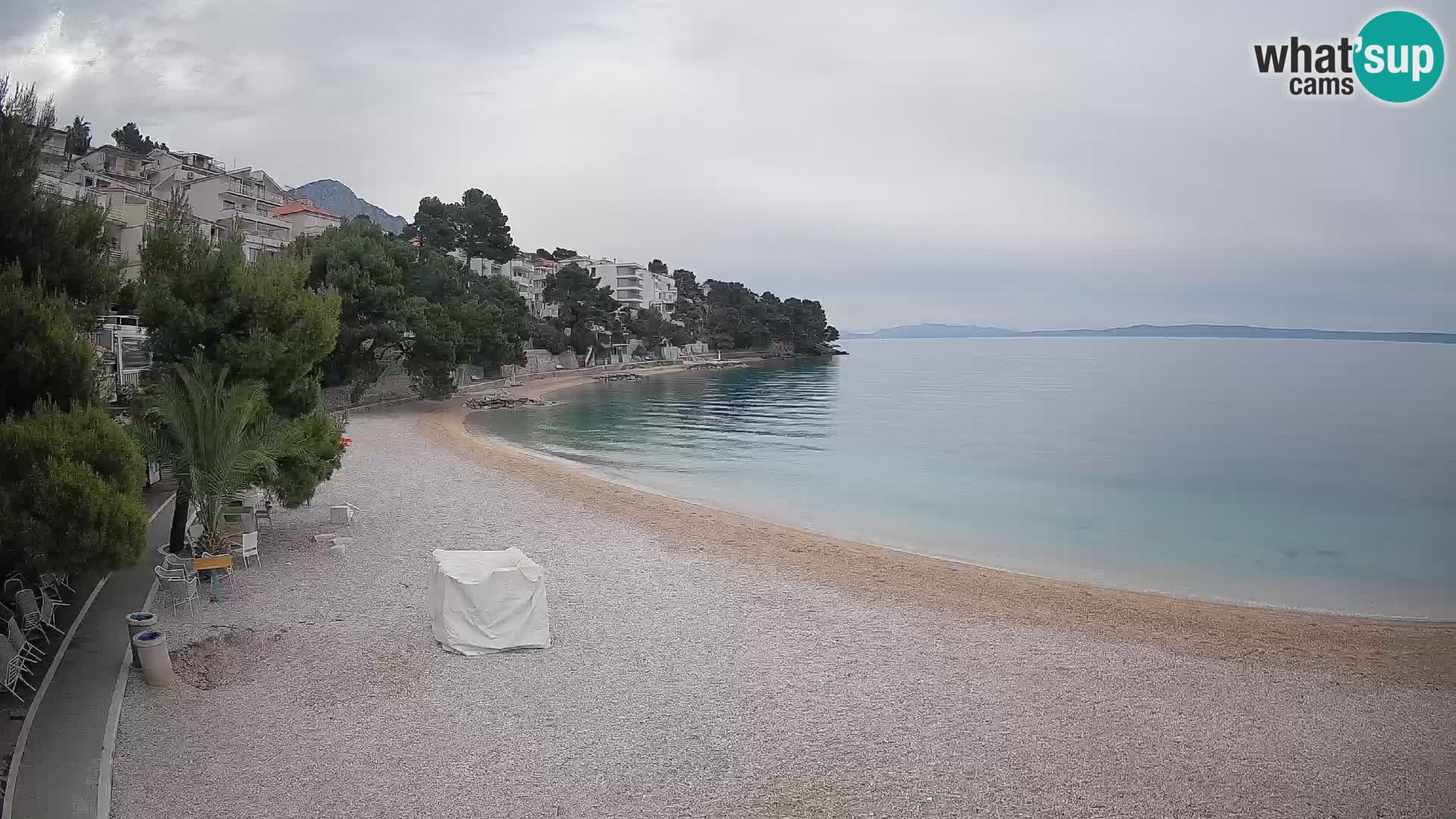 Spletna kamera Plaža Lučica Brela – Pogled v živo na Jadransko obalo
