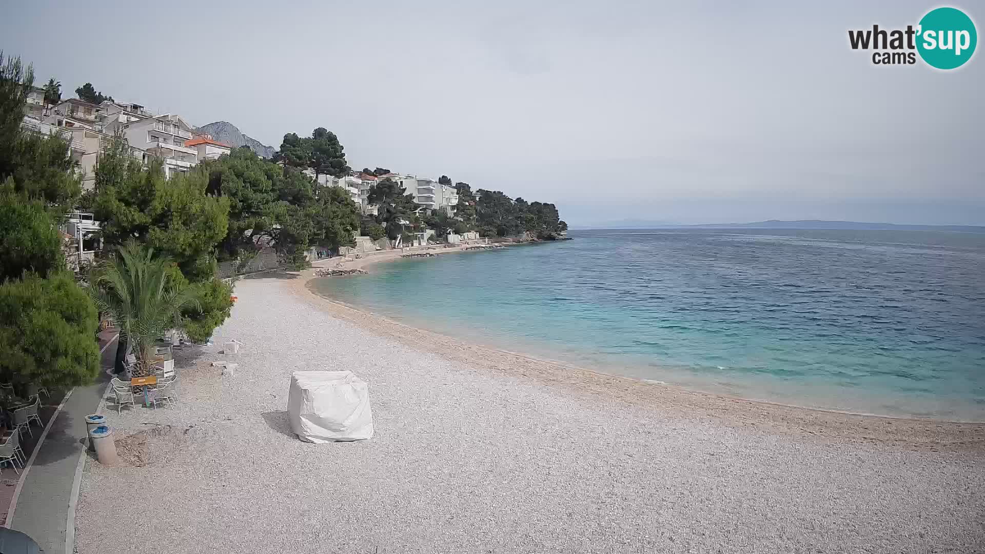Web kamera Plaža Lučica Brela – Pogled uživo na jadransku obalu
