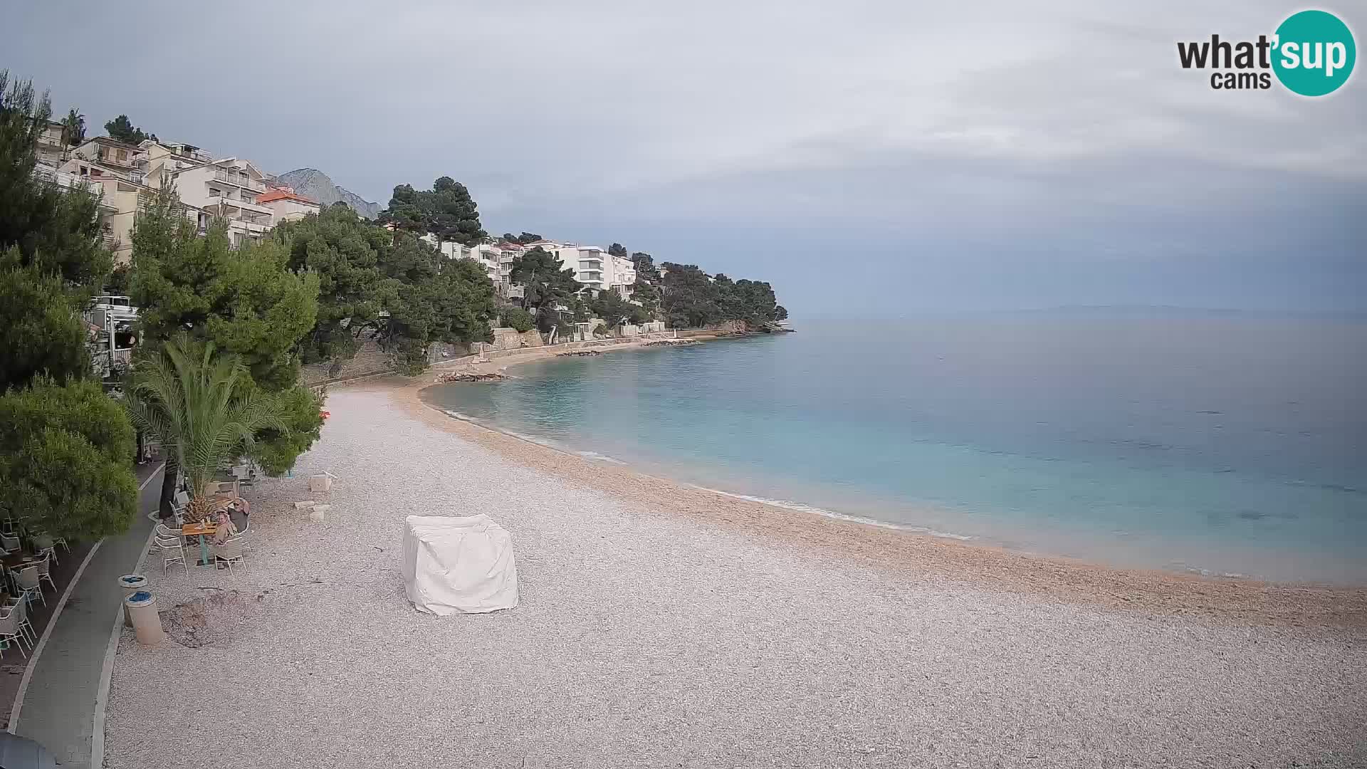 Spletna kamera Plaža Lučica Brela – Pogled v živo na Jadransko obalo