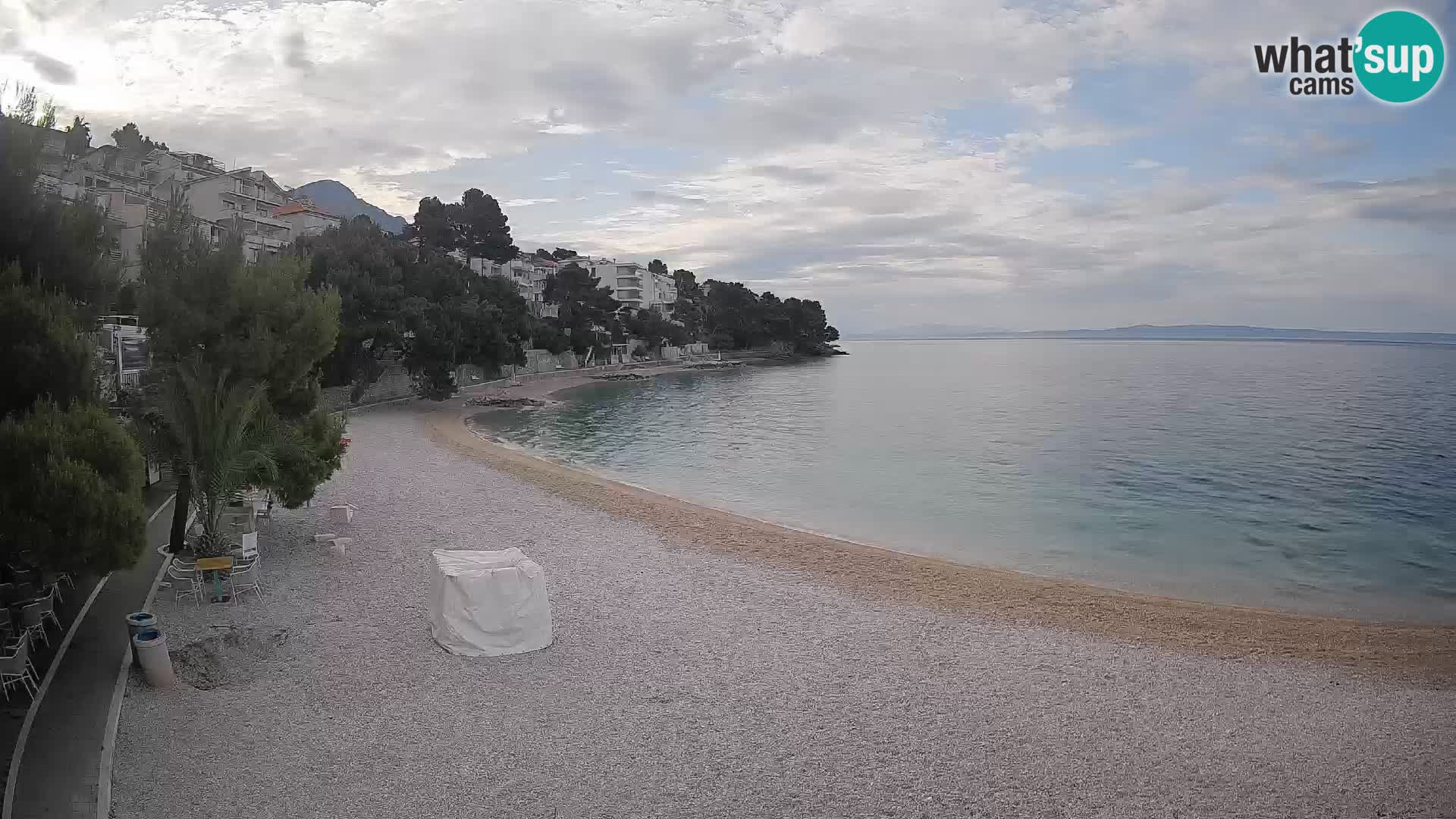 Spletna kamera Plaža Lučica Brela – Pogled v živo na Jadransko obalo
