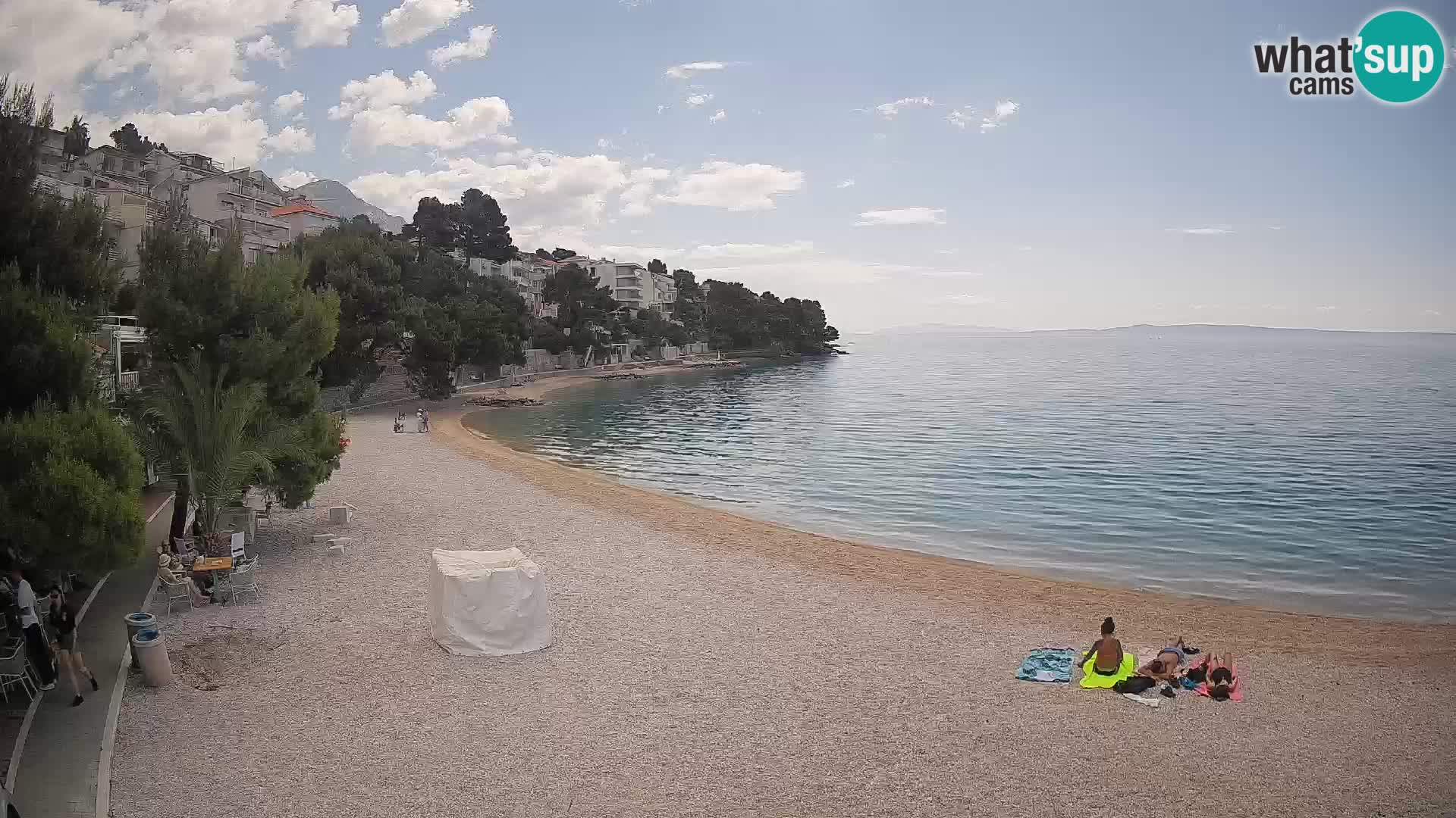 Web kamera Plaža Lučica Brela – Pogled uživo na jadransku obalu