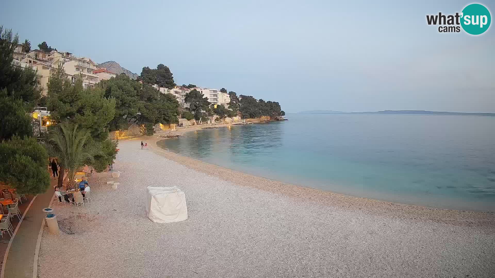 Web kamera Plaža Lučica Brela – Pogled uživo na jadransku obalu