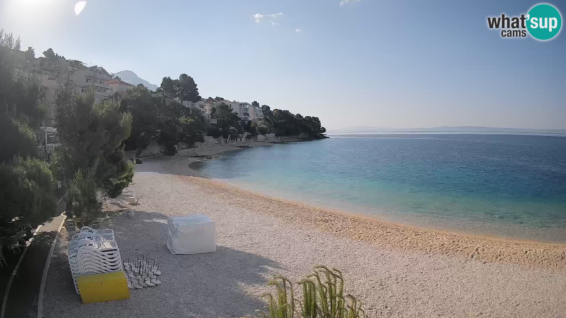 Spletna kamera Plaža Lučica Brela – Pogled v živo na Jadransko obalo