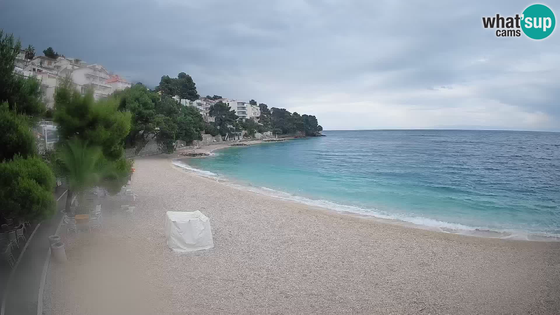 Spletna kamera Plaža Lučica Brela – Pogled v živo na Jadransko obalo