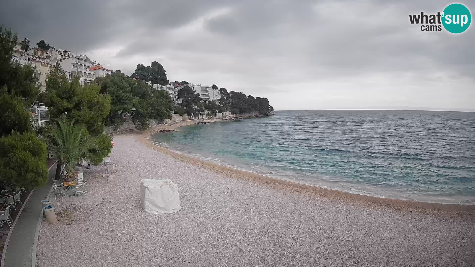 Web kamera Plaža Lučica Brela – Pogled uživo na jadransku obalu