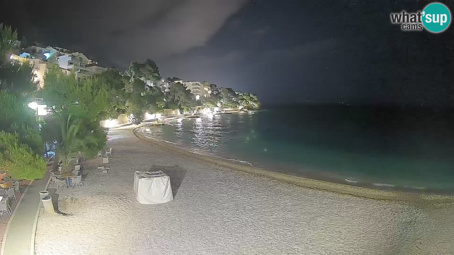 Web kamera Plaža Lučica Brela – Pogled uživo na jadransku obalu