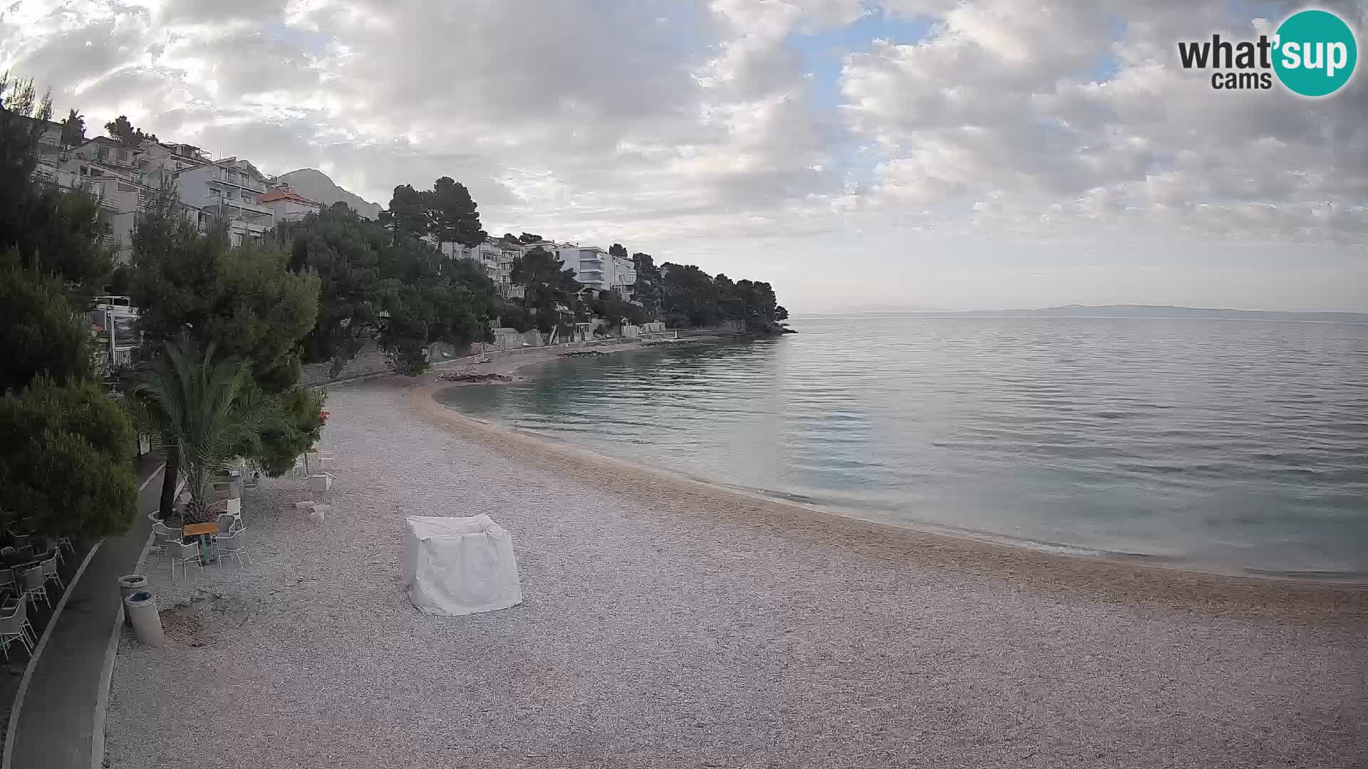 Spletna kamera Plaža Lučica Brela – Pogled v živo na Jadransko obalo