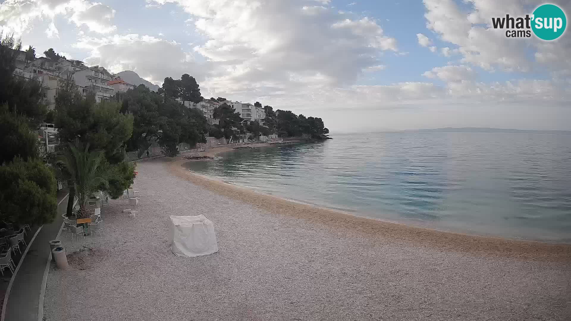 Spletna kamera Plaža Lučica Brela – Pogled v živo na Jadransko obalo