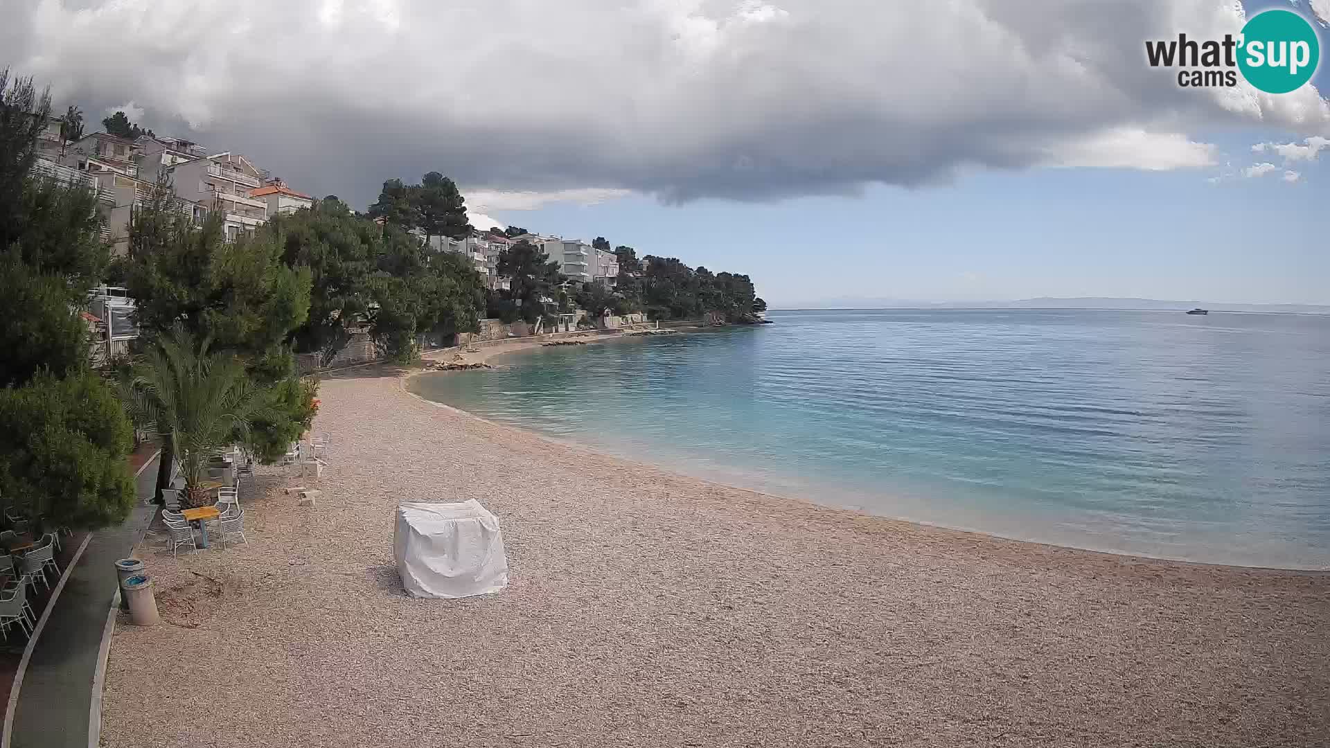 Web kamera Plaža Lučica Brela – Pogled uživo na jadransku obalu