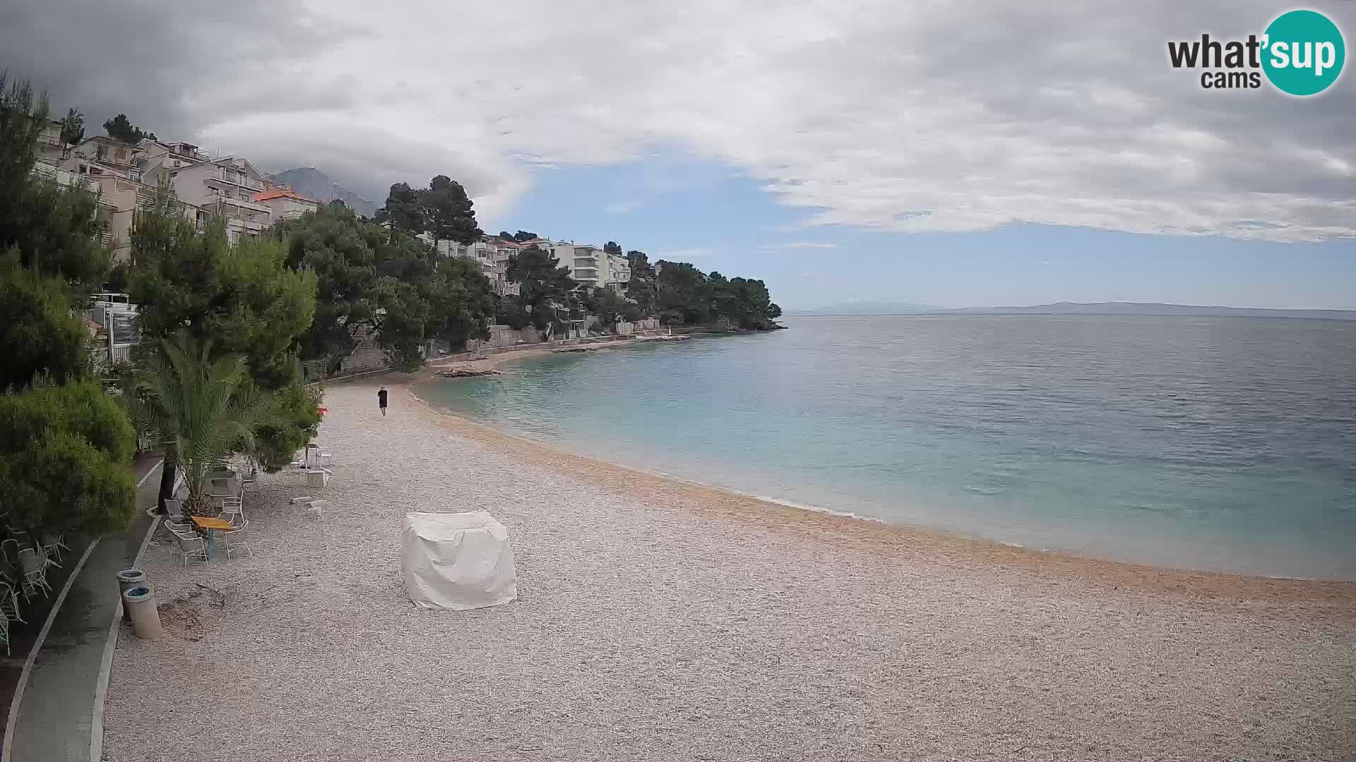 Spletna kamera Plaža Lučica Brela – Pogled v živo na Jadransko obalo