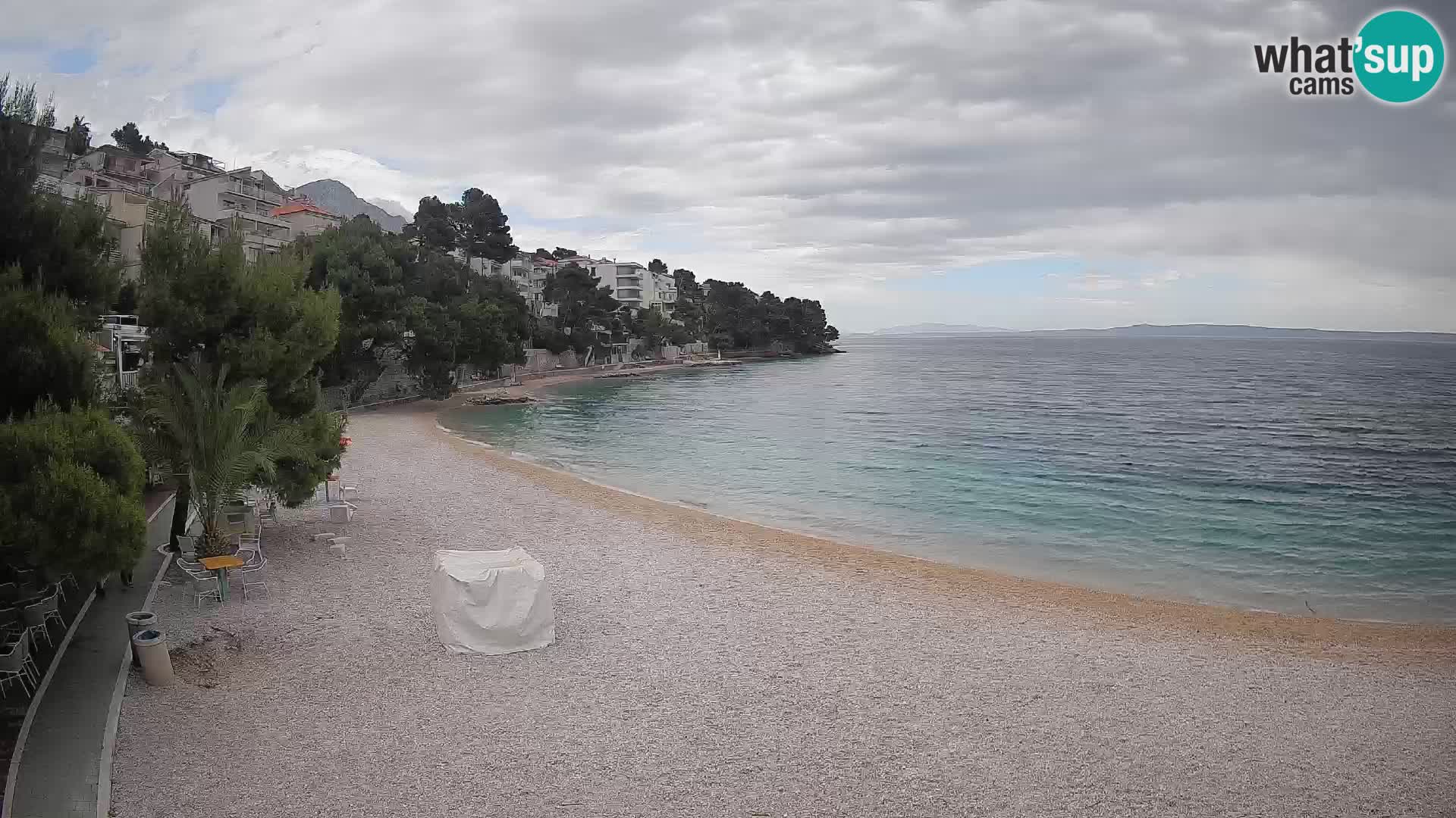 Web kamera Plaža Lučica Brela – Pogled uživo na jadransku obalu