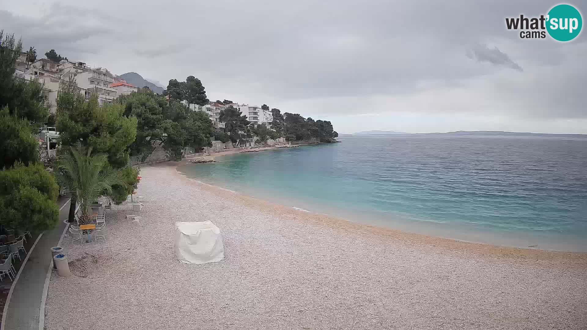 Spletna kamera Plaža Lučica Brela – Pogled v živo na Jadransko obalo