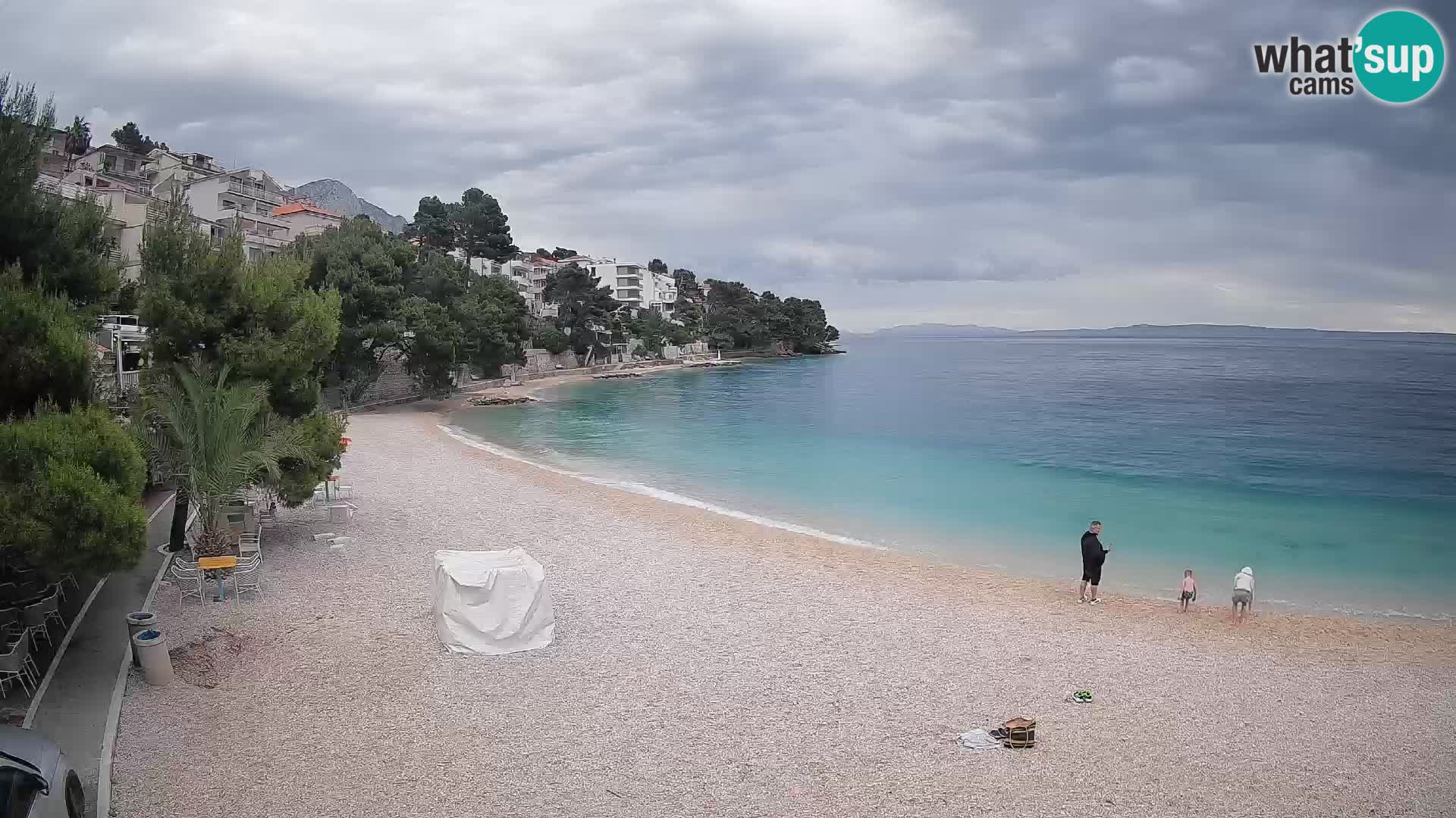 Spletna kamera Plaža Lučica Brela – Pogled v živo na Jadransko obalo