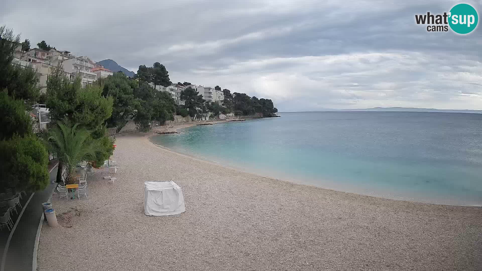 Spletna kamera Plaža Lučica Brela – Pogled v živo na Jadransko obalo