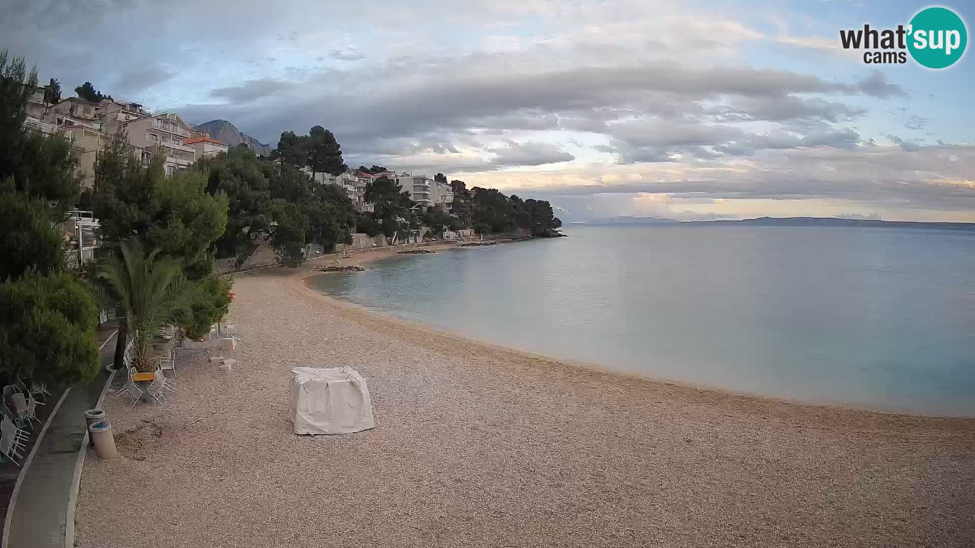 Spletna kamera Plaža Lučica Brela – Pogled v živo na Jadransko obalo