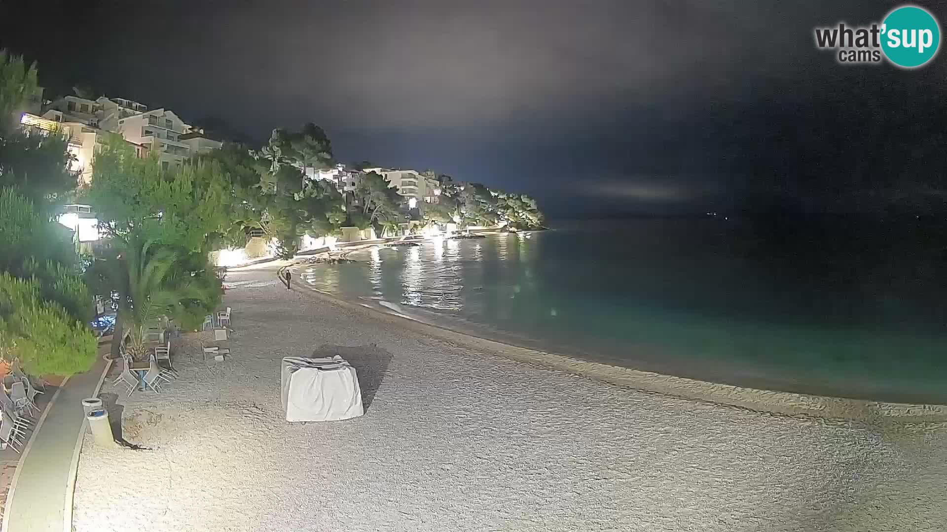 Web kamera Plaža Lučica Brela – Pogled uživo na jadransku obalu