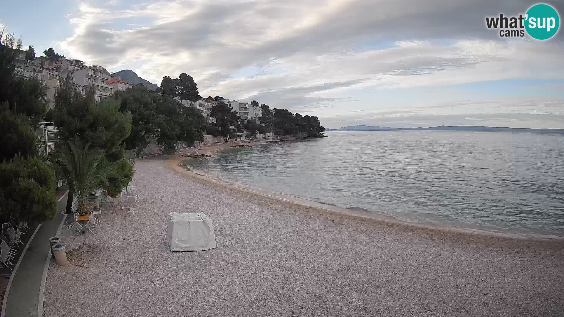 Spletna kamera Plaža Lučica Brela – Pogled v živo na Jadransko obalo