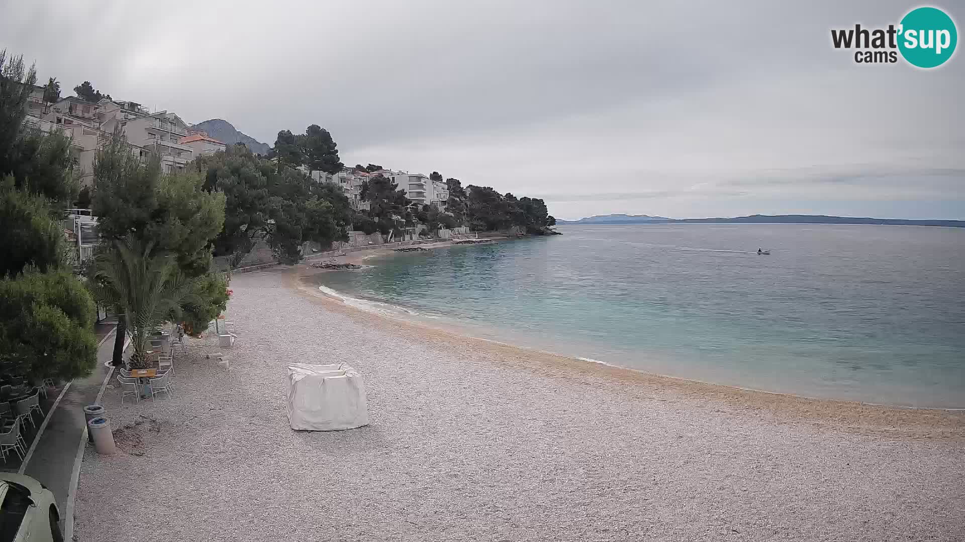 Spletna kamera Plaža Lučica Brela – Pogled v živo na Jadransko obalo