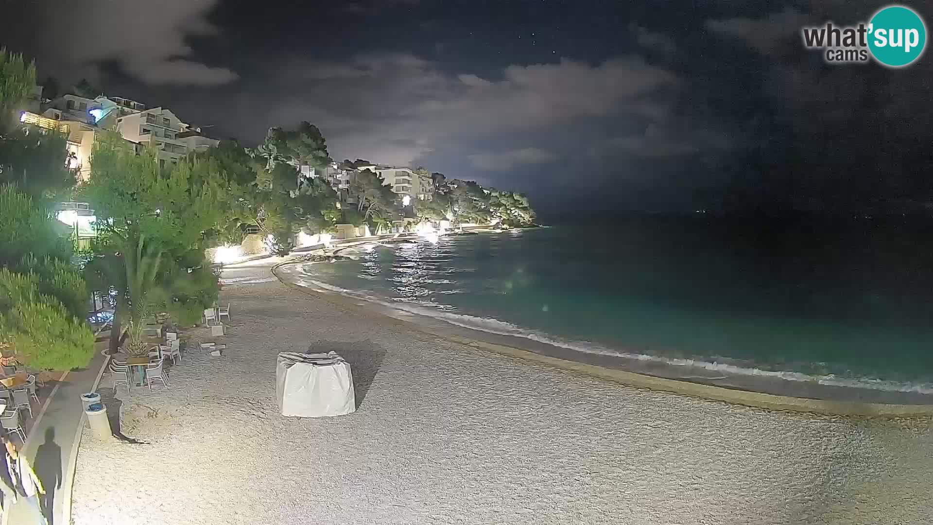 Web kamera Plaža Lučica Brela – Pogled uživo na jadransku obalu
