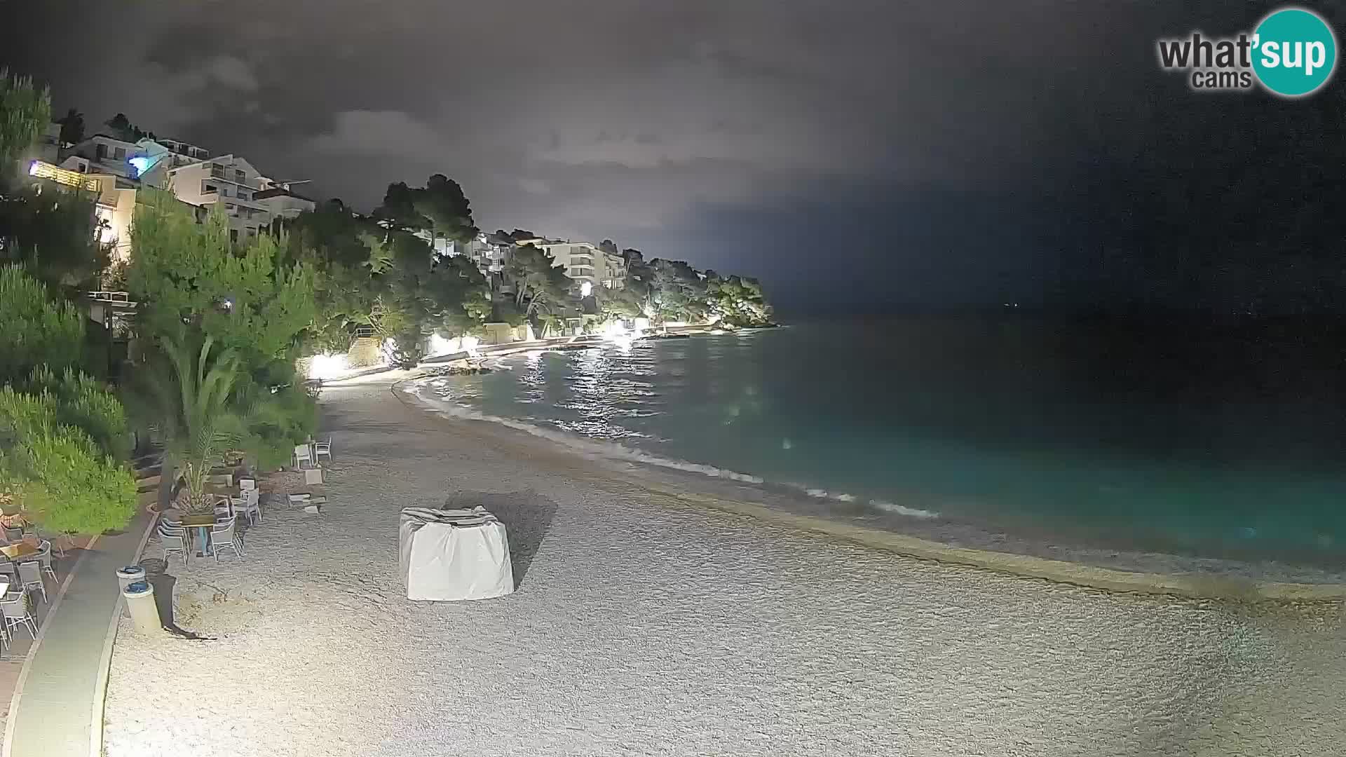 Web kamera Plaža Lučica Brela – Pogled uživo na jadransku obalu