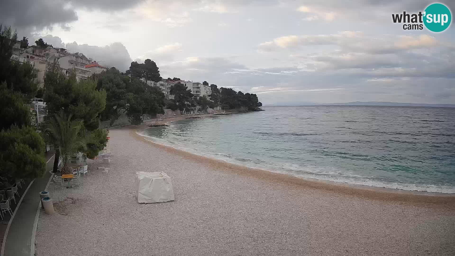 Spletna kamera Plaža Lučica Brela – Pogled v živo na Jadransko obalo