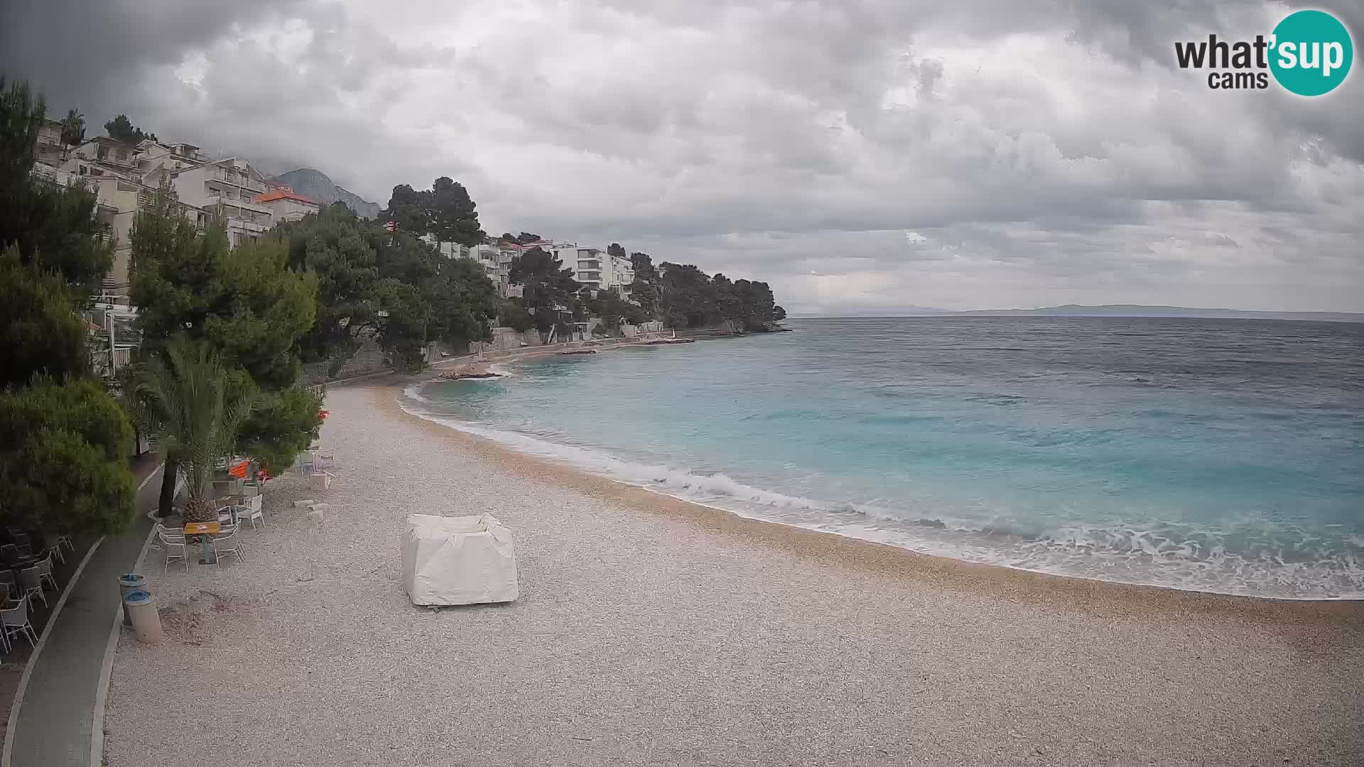 Web kamera Plaža Lučica Brela – Pogled uživo na jadransku obalu