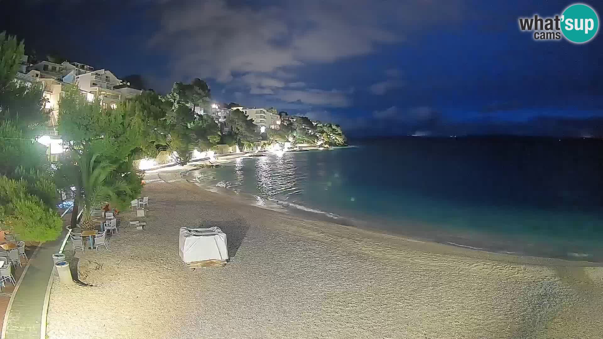 Spletna kamera Plaža Lučica Brela – Pogled v živo na Jadransko obalo