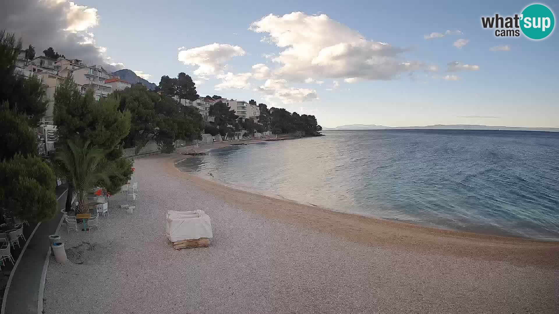 Web kamera Plaža Lučica Brela – Pogled uživo na jadransku obalu