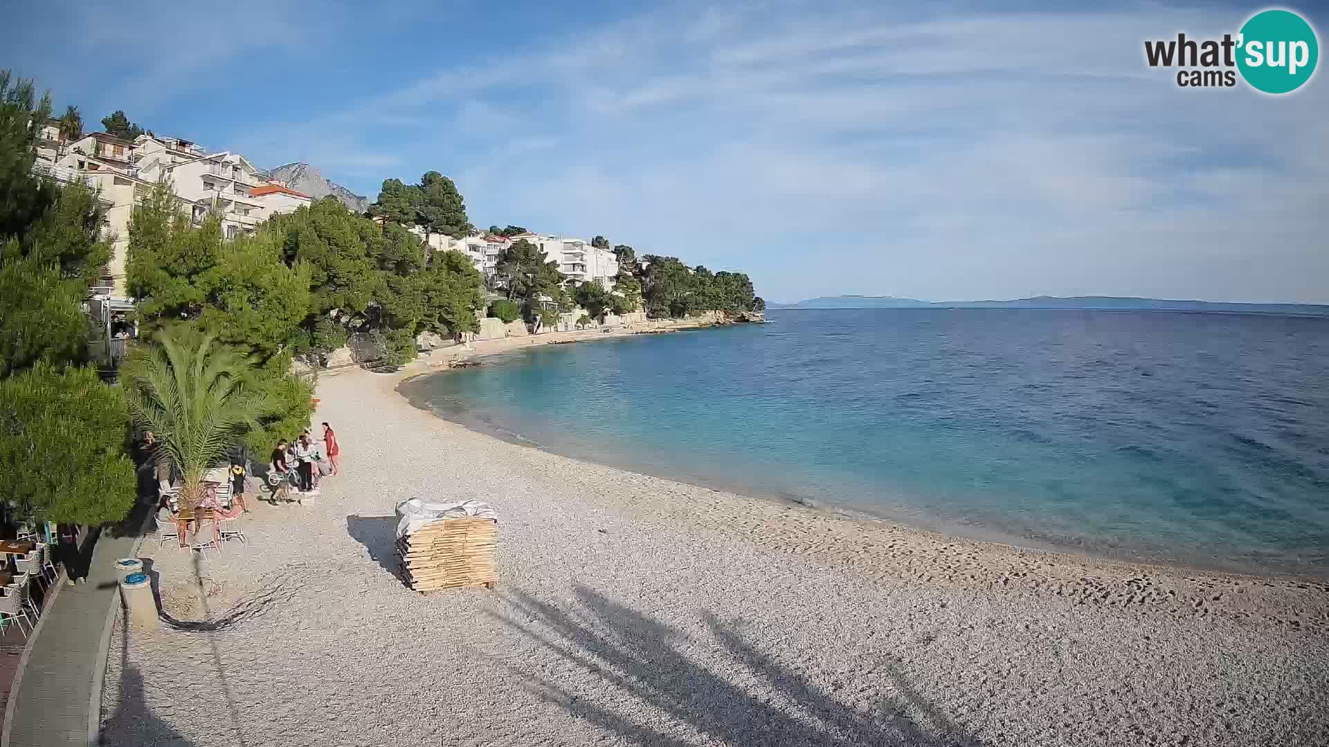 Spletna kamera Plaža Lučica Brela – Pogled v živo na Jadransko obalo