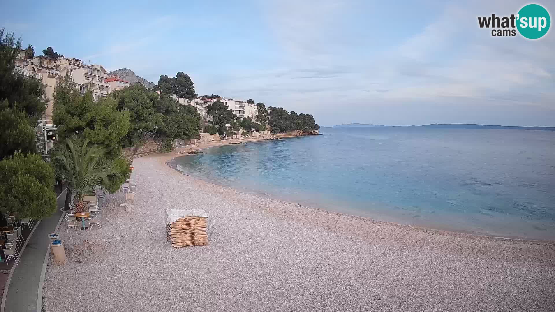 Web kamera Plaža Lučica Brela – Pogled uživo na jadransku obalu
