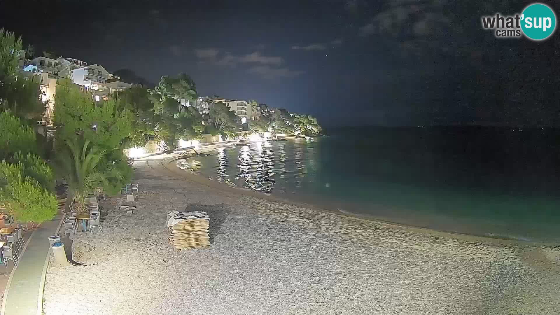Web kamera Plaža Lučica Brela – Pogled uživo na jadransku obalu