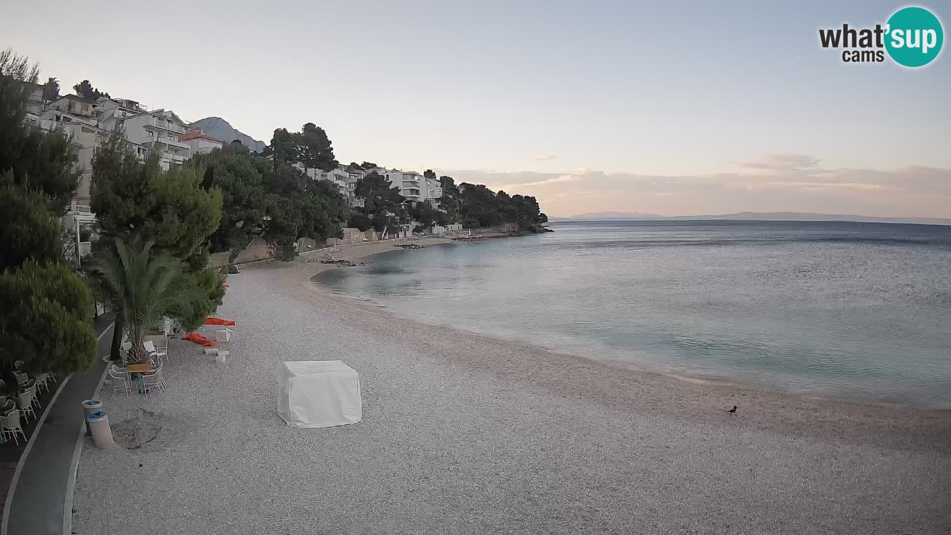 Web kamera Plaža Lučica Brela – Pogled uživo na jadransku obalu