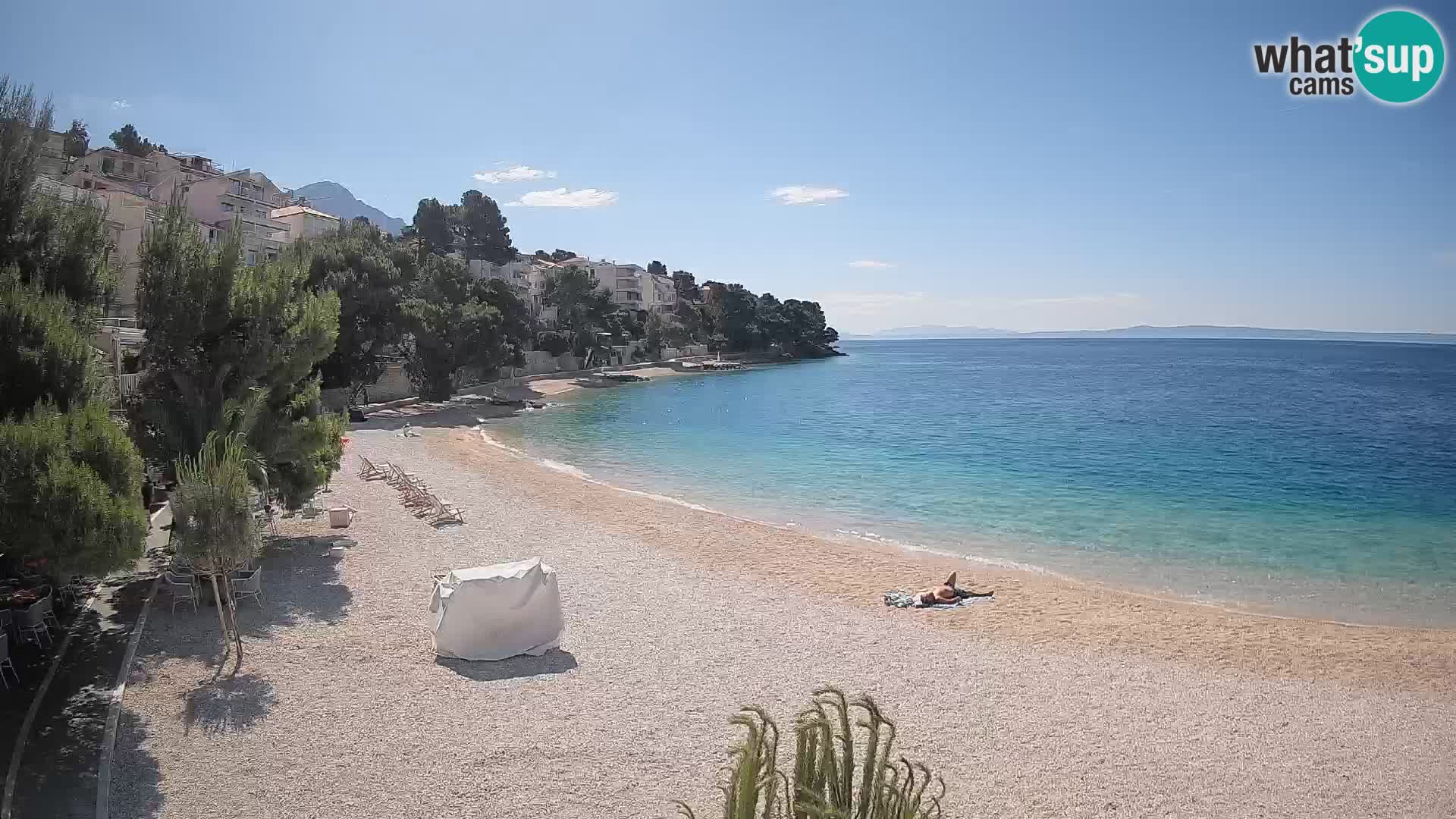 Spletna kamera Plaža Lučica Brela – Pogled v živo na Jadransko obalo